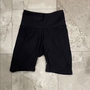 Old Navy Women's Hi Rise Go-Dry Black Bike Shorts